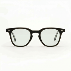 Edison – Clear Glasses · No Color Distortion